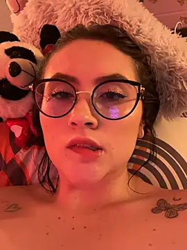 ValentinaOrtiz3 online show from 24, 3, 2026