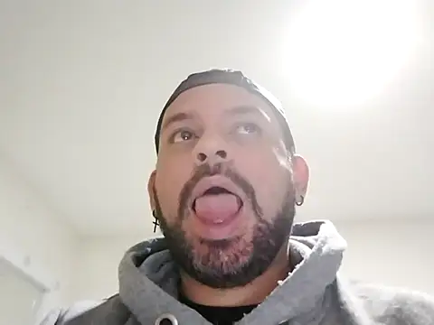 Snapshot of tonyglams chatting on 20, 2, 2025 tonyglams online show from 20, 2, 2025