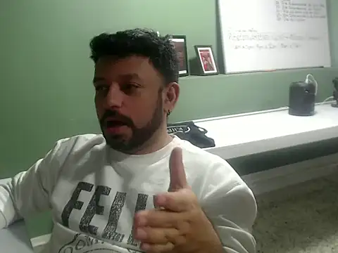 Snapshot of tonyglams chatting on 17, 9, 2025 tonyglams online show from 17, 9, 2025