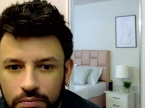 Snapshot of tonyglams chatting on 4, 10, 2025 tonyglams online show from 4, 10, 2025