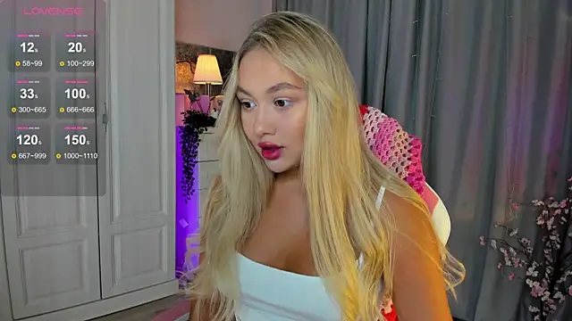 Snapshot of _Loneve__ chatting on 26, 9, 2025  Loneve   online show from 26, 9, 2025