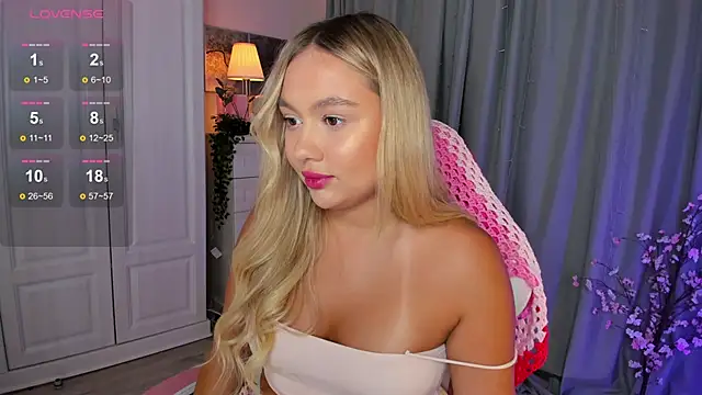 Snapshot of _Loneve__ chatting on 3, 10, 2025  Loneve   online show from 3, 10, 2025