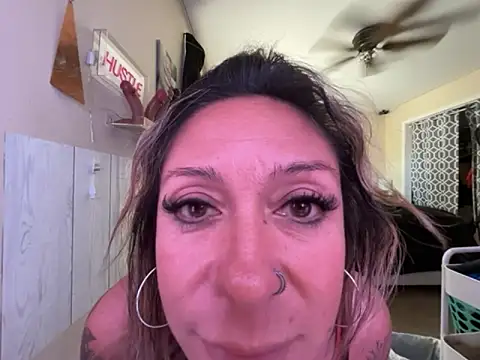 bossyroxy84 online show from 22, 10, 2025