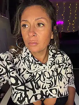 bossyroxy84 online show from 11, 11, 2025