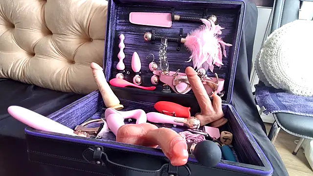 Snapshot of Chanel_Noire chatting on 8, 3, 2025 Chanel Noire online show from 8, 3, 2025