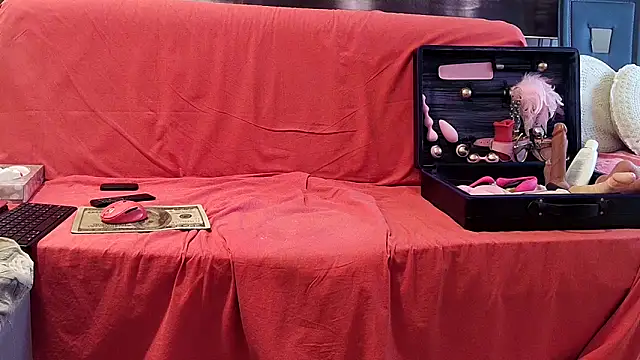 Chanel Noire online show from 1, 12, 2025