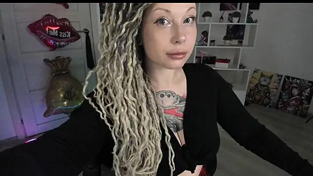 Snapshot of HoneySallyMoore chatting on 13, 6, 2026 HoneySallyMoore online show from 13, 6, 2026