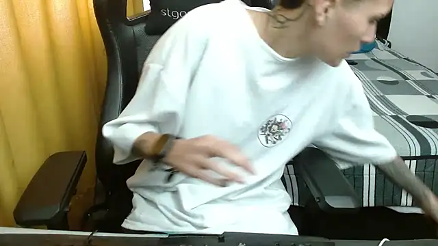 Snapshot of duo_peludoo chatting on 18, 2, 2026 duo peludoo online show from 18, 2, 2026