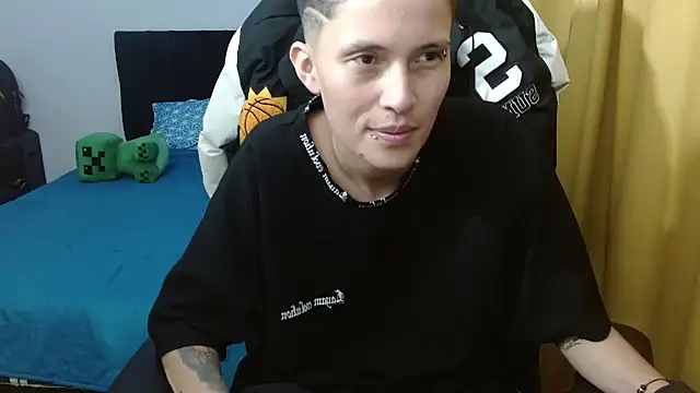 Snapshot of duo_peludoo chatting on 18, 5, 2026 duo peludoo online show from 18, 5, 2026