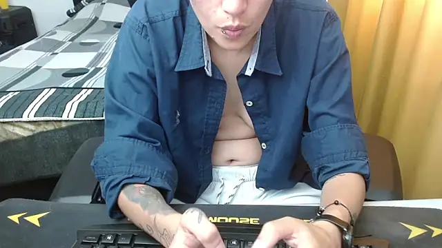 Snapshot of duo_peludoo chatting on 2, 6, 2026 duo peludoo online show from 2, 6, 2026