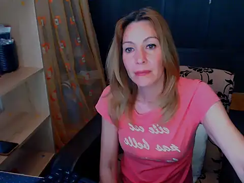 Snapshot of hannaha chatting on 7, 4, 2026 hannaha online show from 7, 4, 2026