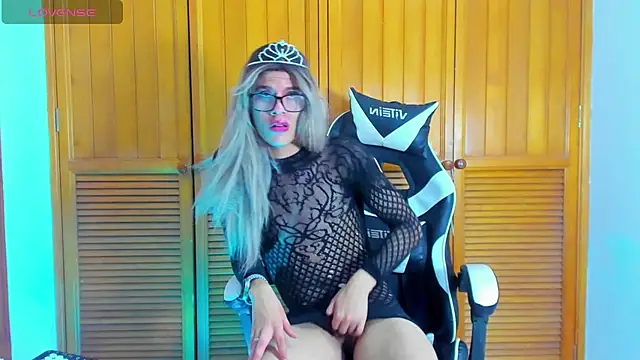 Snapshot of angel_starxx chatting on 8, 3, 2025 angel starxx online show from 8, 3, 2025