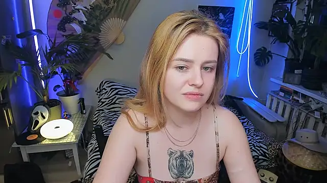 Alexa Pirs online show from 3, 12, 2025