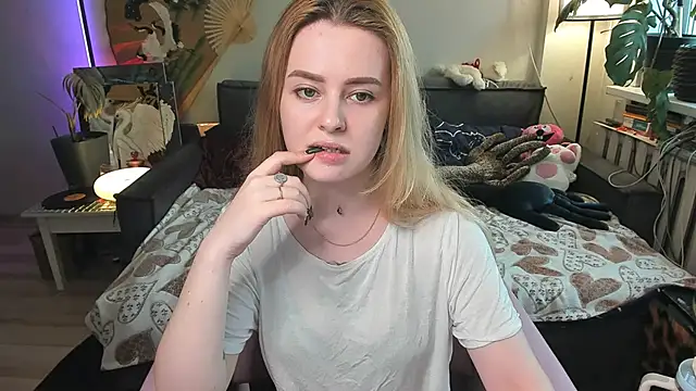 Alexa Pirs online show from 25, 4, 2026