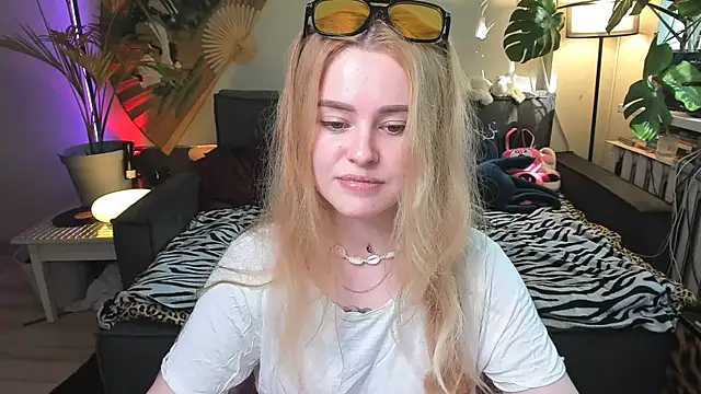 Snapshot of Alexa_Pirs chatting on 25, 5, 2026 Alexa Pirs online show from 25, 5, 2026