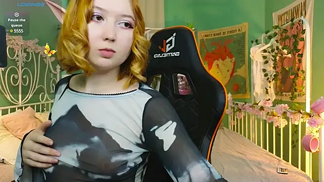 Snapshot of MizukiNoYoru chatting on 3, 3, 2025 MizukiNoYoru online show from 3, 3, 2025