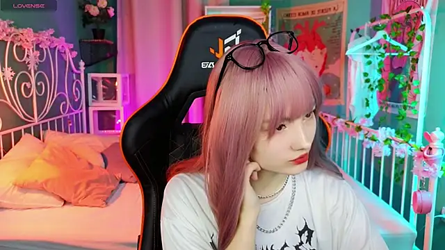 Akemi Sora  online show from 5, 3, 2025