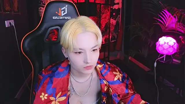 Akemi Sora  online show from 8, 3, 2025