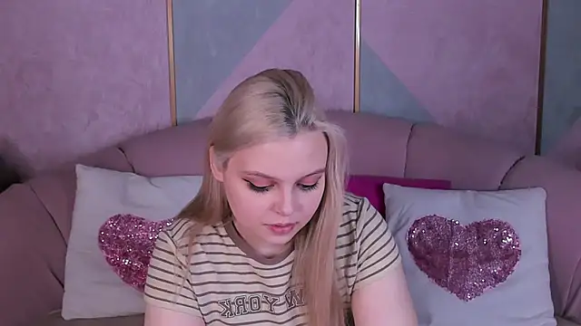 Snapshot of CLAIRE_VOGT chatting on 3, 3, 2025 CLAIRE VOGT online show from 3, 3, 2025