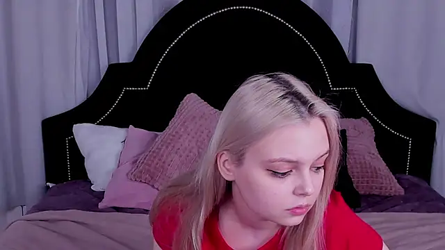 Snapshot of CLAIRE_VOGT chatting on 7, 3, 2025 CLAIRE VOGT online show from 7, 3, 2025