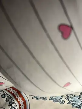 Snapshot of WifyHubby_38 chatting on 22, 9, 2025 WifyHubby 38 online show from 22, 9, 2025