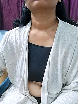 Snapshot of Jassi_Does chatting on 27, 2, 2025 Jassi Does online show from 27, 2, 2025