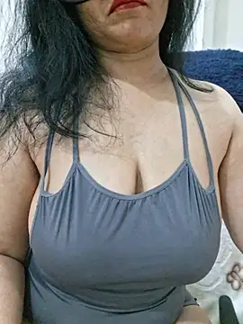 Snapshot of Jassi_Does chatting on 26, 6, 2026 Jassi Does online show from 26, 6, 2026