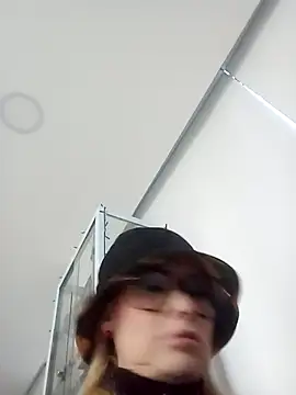 CandieGilson   online show from 17, 12, 2025