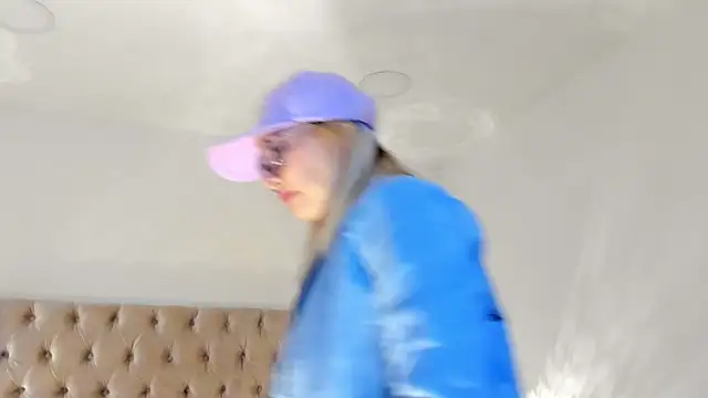 CandieGilson   online show from 18, 12, 2025