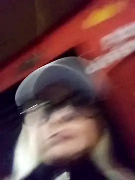 Snapshot of CandieGilson__ chatting on 4, 4, 2026 CandieGilson online show from 4, 4, 2026