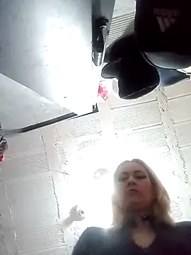 Snapshot of CandieGilson__ chatting on 15, 4, 2026 CandieGilson online show from 15, 4, 2026