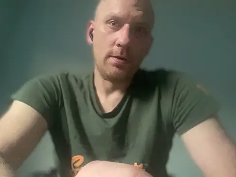 Krzysiekg123 online show from 22, 2, 2025