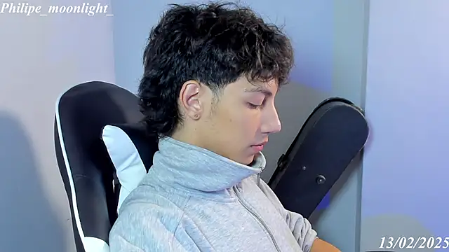 Snapshot of philipe_moonlight_ chatting on 14, 2, 2025 philipe moonlight online show from 14, 2, 2025