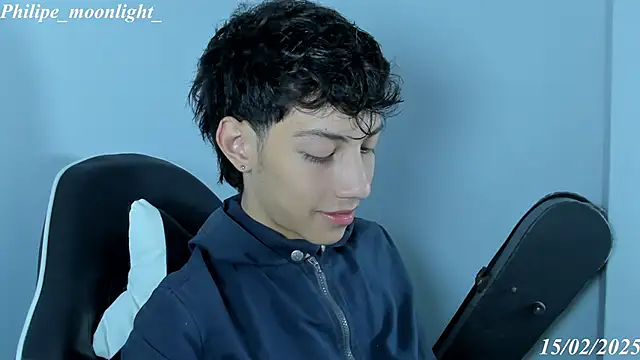 Snapshot of philipe_moonlight_ chatting on 15, 2, 2025 philipe moonlight online show from 15, 2, 2025