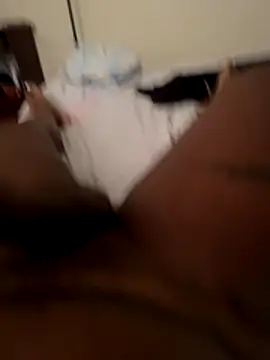 Snapshot of briyi1 chatting on 5, 12, 2025 briyi1 online show from 5, 12, 2025