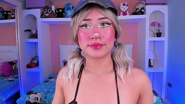 miss   megan online show from 28, 10, 2025