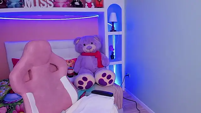 miss   megan online show from 28, 2, 2026