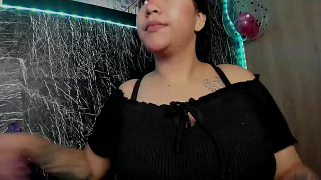 Snapshot of Bellota_Girl chatting on 9, 3, 2025 Bellota Girl online show from 9, 3, 2025