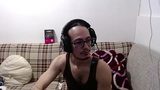Snapshot of cholitohermoso chatting on 7, 4, 2026 cholitohermoso online show from 7, 4, 2026