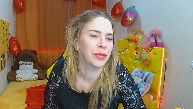 TessaDaybreak online show from 22, 3, 2025