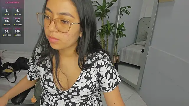 Snapshot of lucelly_15 chatting on 3, 3, 2026 lucelly 15 online show from 3, 3, 2026