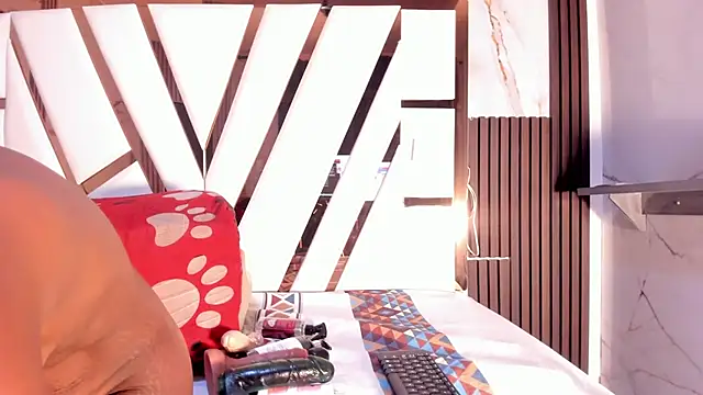 Snapshot of ebony_valentina chatting on 20, 5, 2026 ebony valentina online show from 20, 5, 2026