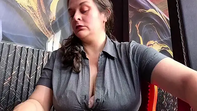 Snapshot of AmandaKovich chatting on 11, 5, 2026 AmandaKovich online show from 11, 5, 2026
