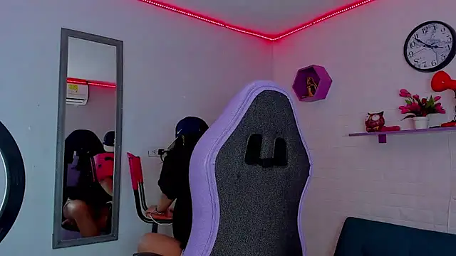 melany rouse18 online show from 1, 10, 2025