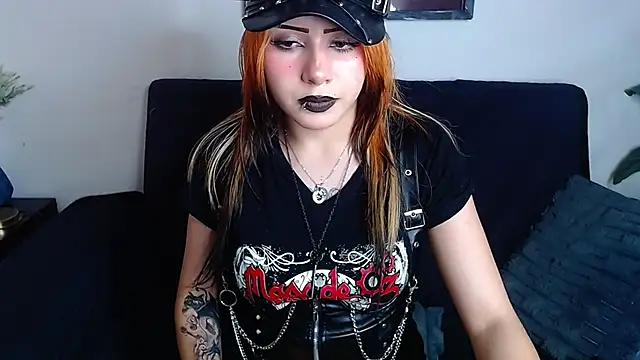 Snapshot of fyreandfox_ chatting on 5, 6, 2026 fyreandfox online show from 5, 6, 2026