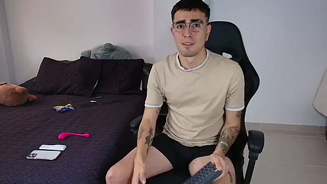 Snapshot of Andy_shaaw chatting on 21, 2, 2025 Andy shaaw online show from 21, 2, 2025