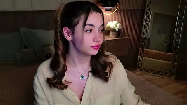 Alice Deleon online show from 28, 2, 2025