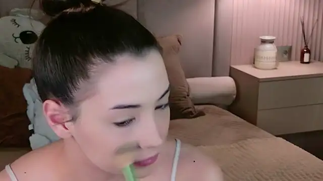 Snapshot of Alice_Deleon chatting on 25, 6, 2026 Alice Deleon online show from 25, 6, 2026