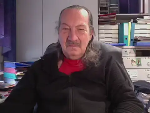 Snapshot of HMStraps01 chatting on 10, 12, 2024 HMStraps01 online show from 10, 12, 2024