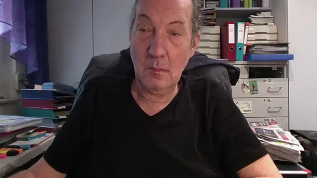 Snapshot of HMStraps01 chatting on 26, 2, 2025 HMStraps01 online show from 26, 2, 2025